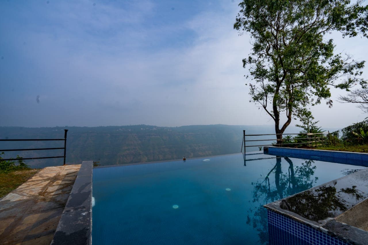 Garden Palace gallery image WiFi in Satara Mahabaleshwar Road, Mahabaleshwar