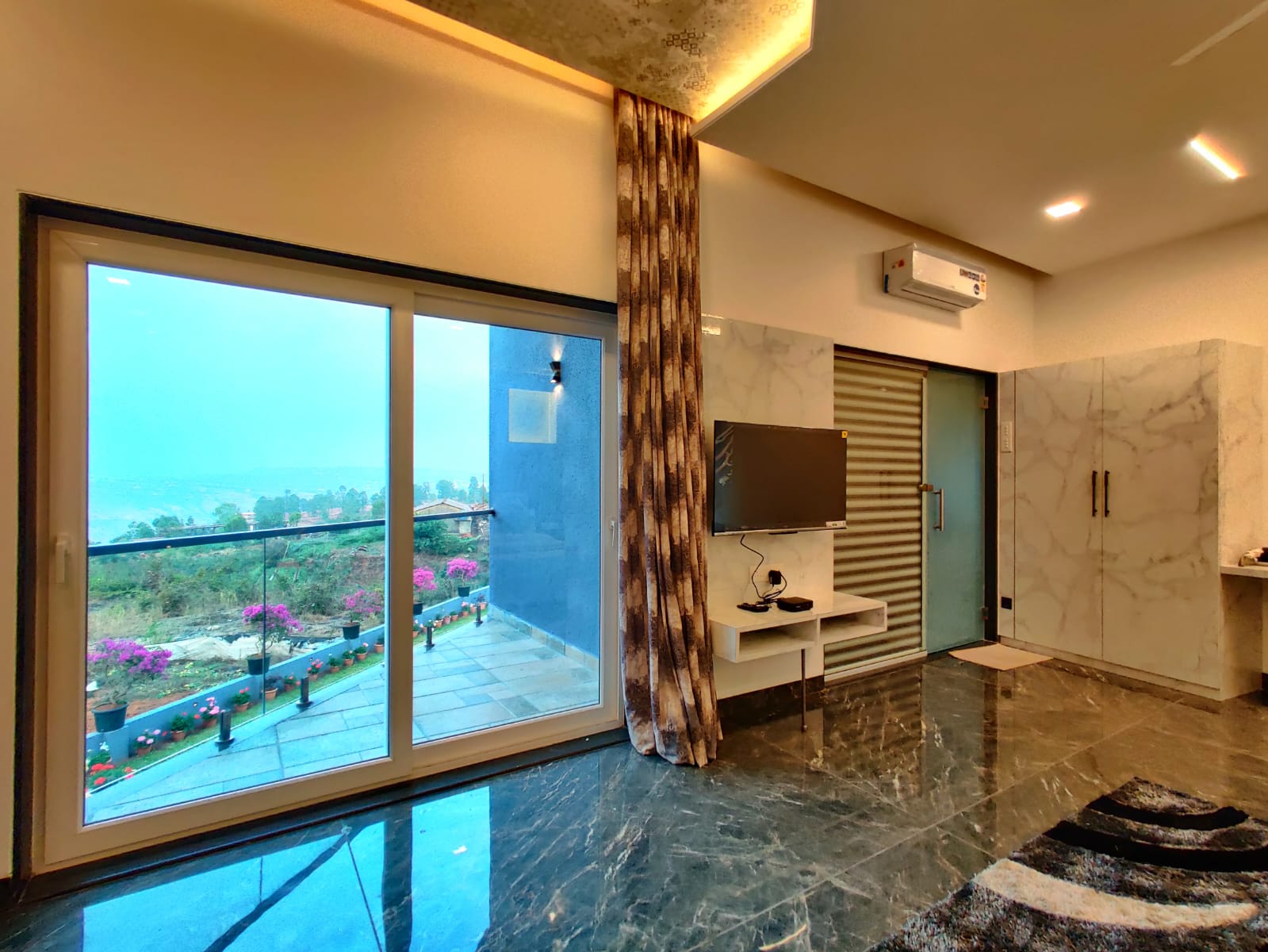 Mountain Echo Residence - Gallery image 3